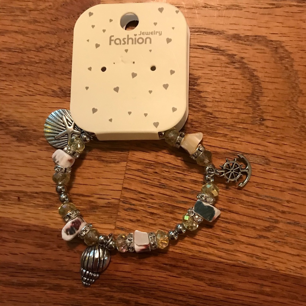 🏝NWT Summer Stretchy Seashell Bracelet (Yellow)🏝